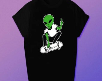 Earth Sux Alien Shirt // 90s Grunge // Alien Shirt // Cyber Grunge // Alien Skater // Festival Clothing
