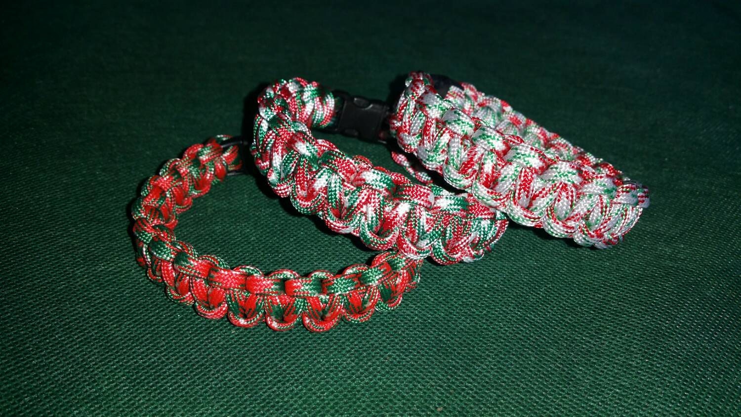 Christmas Colors Paracord  Bracelet Red Green  and White 