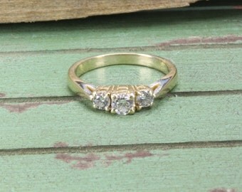 Estate 14K Gold 3 Stone Diamond Engagement Ring