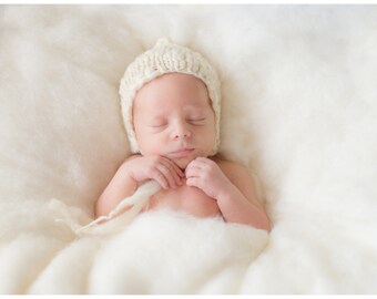 Newborn photo prop / newborn PHOTOGRAPHY PROPS / baby photo prop / photo props for newborns / basket stuffer / wool fluff / wool blanket