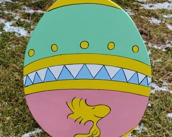 Easter egg with Peanuts woodstock