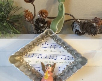 Handmade Vintage tin/ jello mold musical themed Christmas ornament
