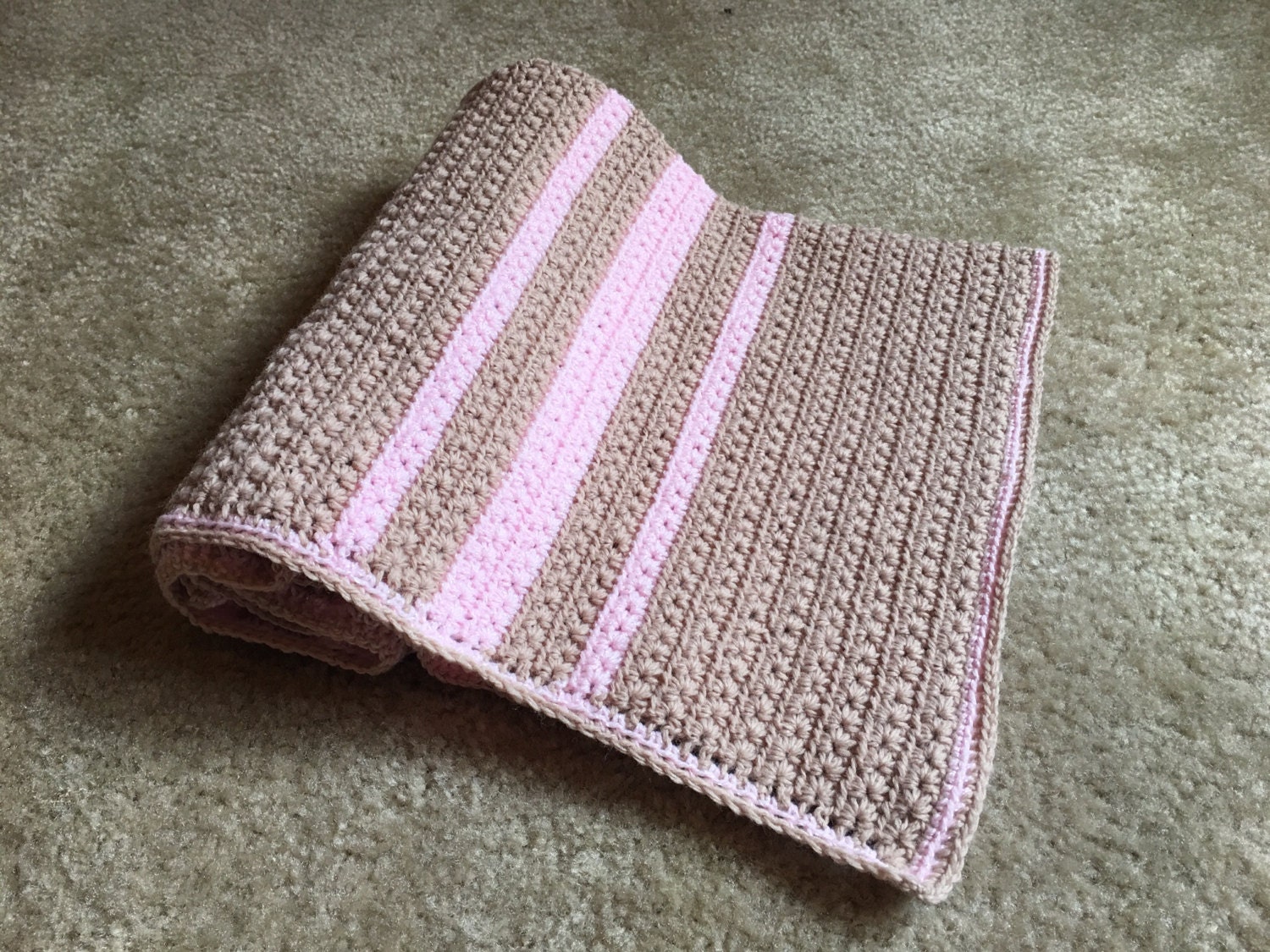 Star stitch crochet baby blanket pattern and photo tutorial from