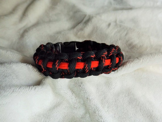 Thin Red Line paracord bracelet 550 by LilDragonflyCreation