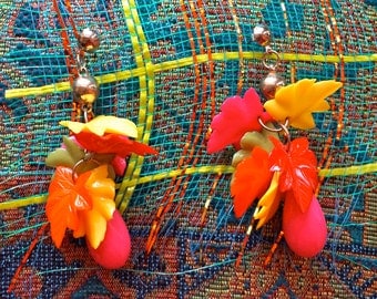 Big Vintage Colorful Funky 90s Dangly Fall Earrings. Big Vintage Colorful Fall Leaves Funky 90s Dangle Earrings