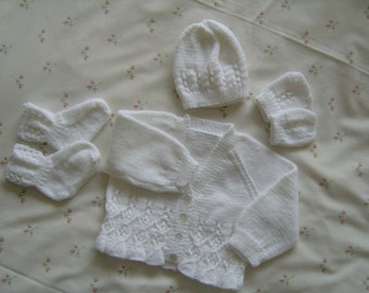 hand made new born baby clothes