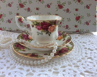 Royal Albert English Bone China Old Country Roses TeaCup Trio/Christmas Gift/Gift/Afternoon Tea/Vintage Wedding/Housewarming Gift/Teacup