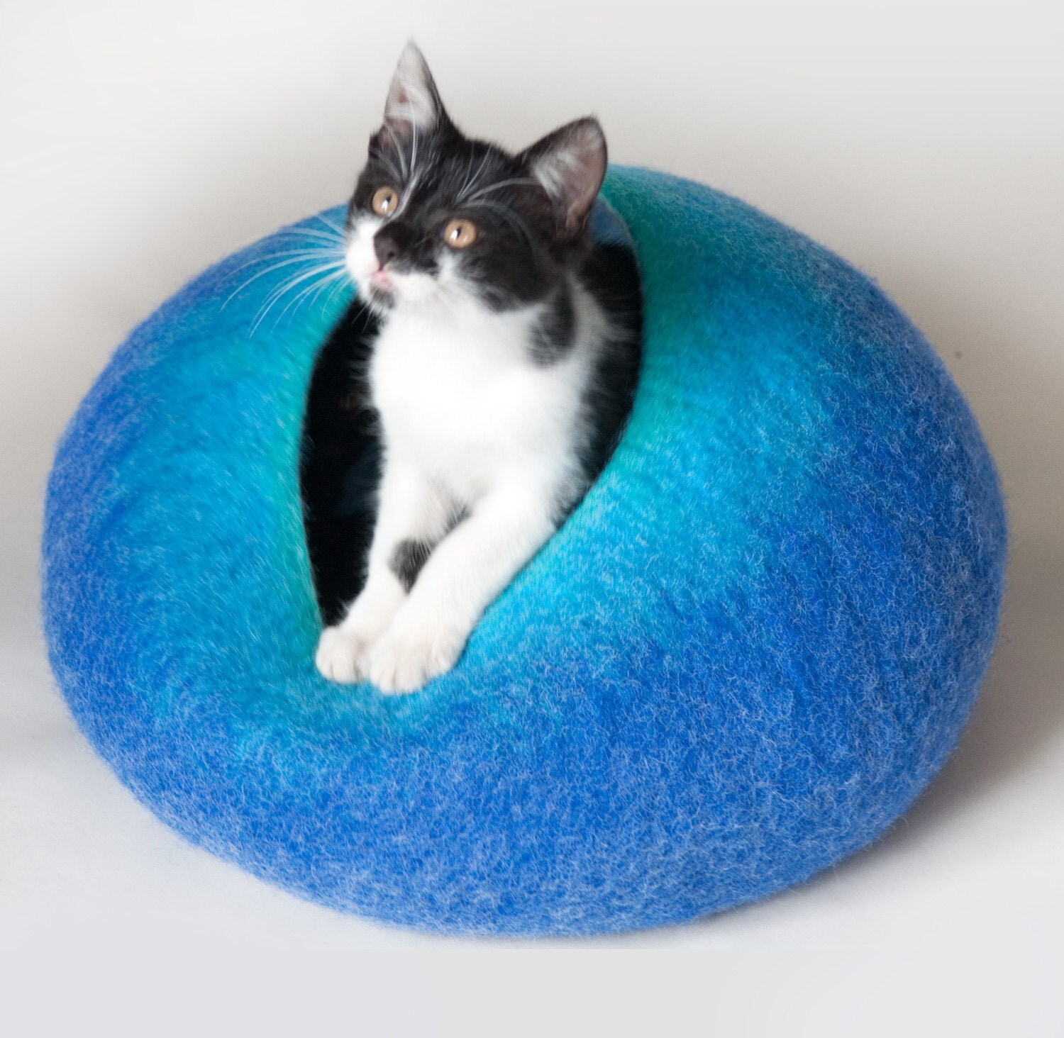 Cat Nap Cocoon / Cave / Bed / House / Sleep Vessel / Furniture