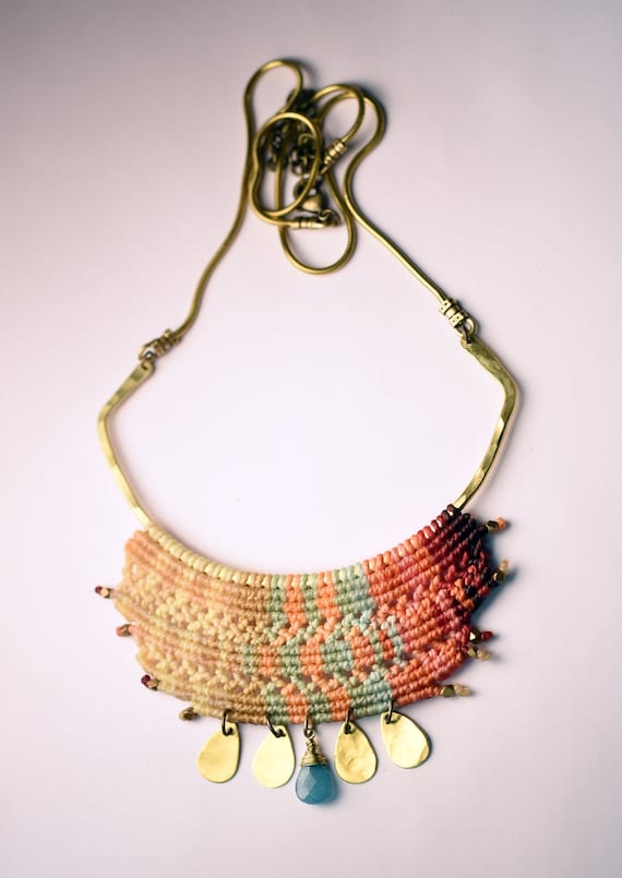 Cleopatra Necklace Magnolia Colors