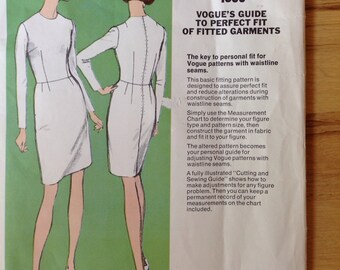 Vogue 1000 Guide to Perfect Fit of Fitted Garments size 14 UNCUT