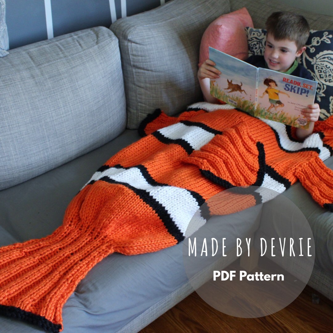Nemo Blanket clown fish blanketKNITTNG PATTERN by MadeByDevrie