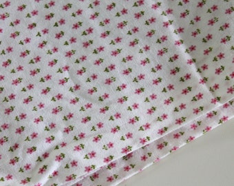 Vintage 50's cotton Fabric 1950's 34" w cotton quilting dress fabric tiny cutesy flower pink daisy ditsy print quilting decor fabric 3yd