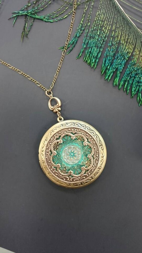 Victorian style locket Outlet