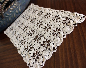 Short Table Runner, Crochet Table Scarf, Medium Ecru, Cotton Mantle Scarf, Vintage Linens 13153