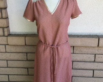 80s Mauve Dress, Nubby Texture Dress, V Neck Shift Dress w/Lace Size Medium