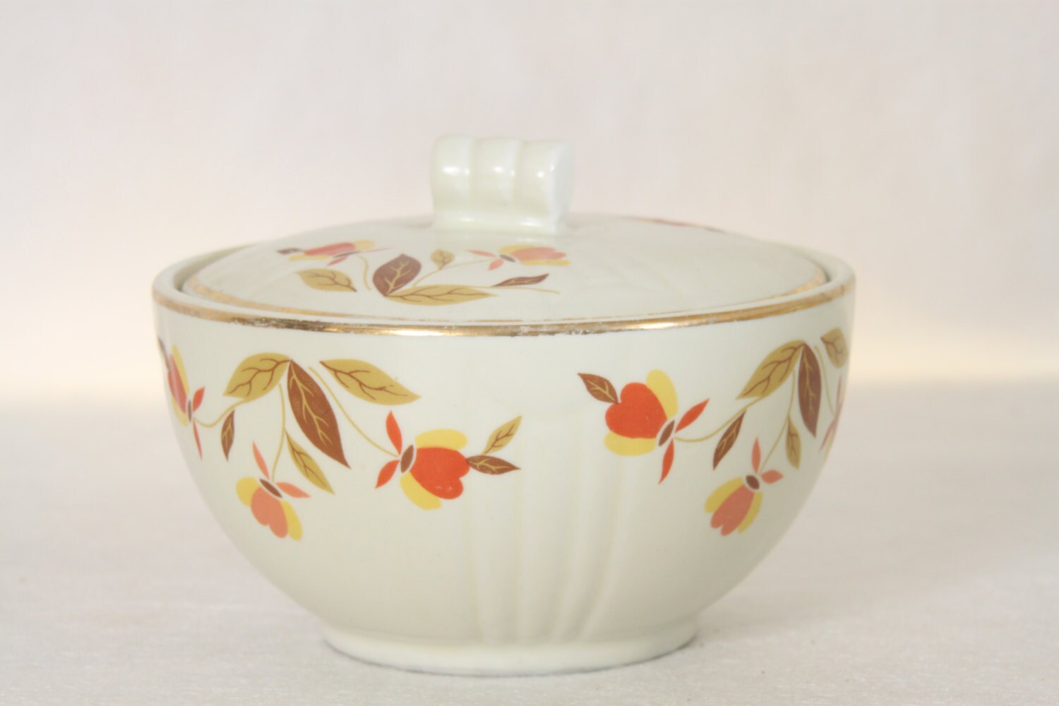 Vintage Hall Jewel Tea Autumn Leaf Lidded Serving Dish Bowl