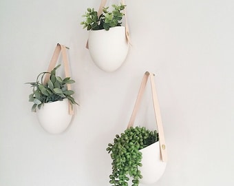Set of 3 Spora w/ leather: porcelain hanging planters