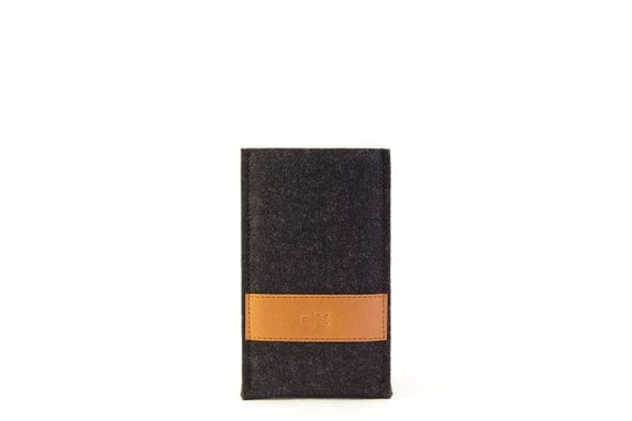 Felt IPHONE CASE with leather band, iPhone 6, iPhone 5, wool felt, iPhone cover, sleeve, vegetable tanned leather, handmade, made in Italy