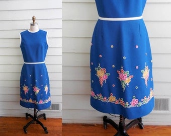 1970s Bleeker Street dress / Sleeveless dress with flower embroidery / Medium - Large vintage dress