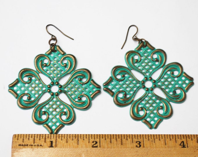 Boho turquois Dangle earrings - Aqua blue enamel coated Metal - drop pierced earrings