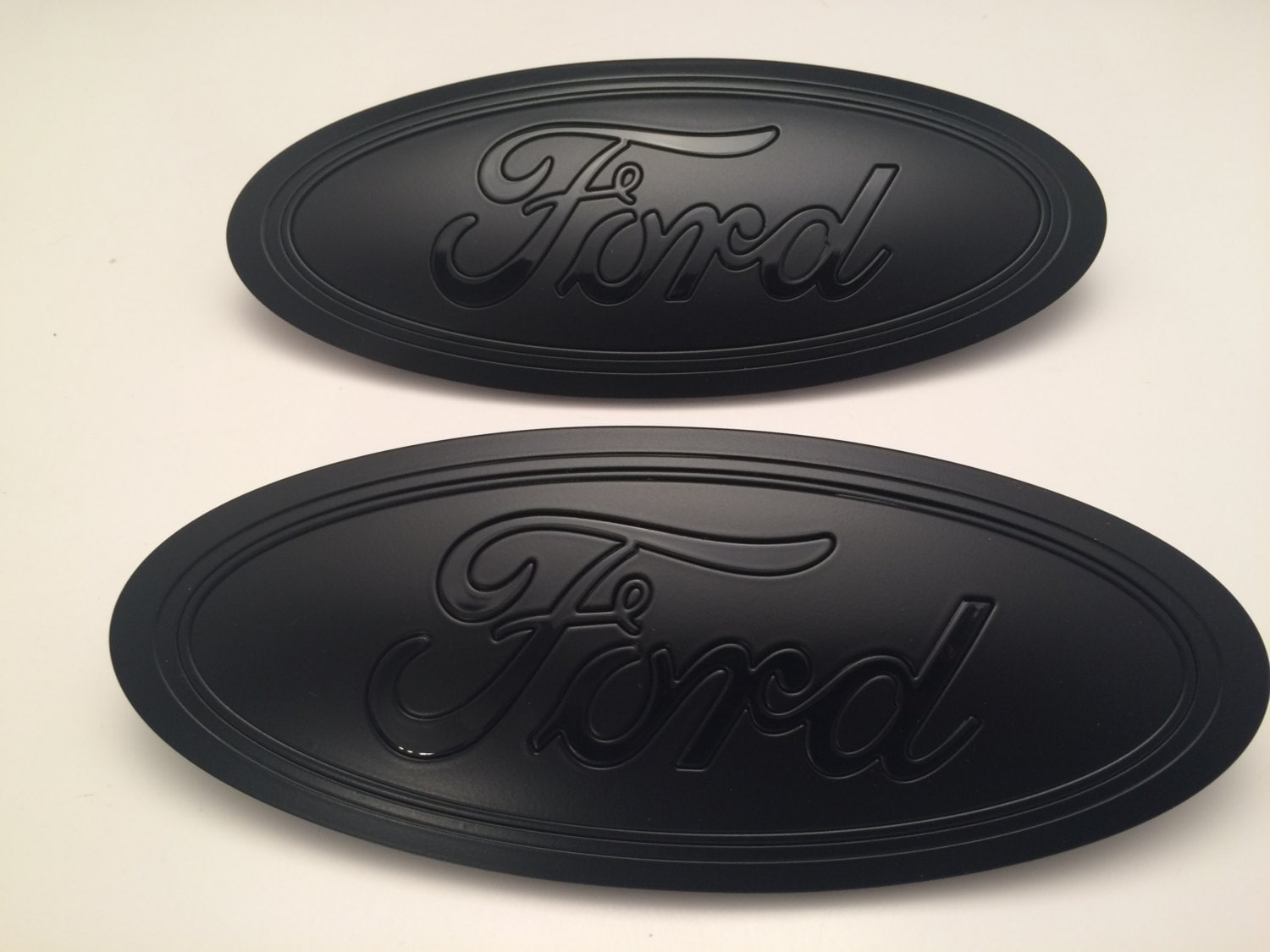 2015-2016-2017 Ford 9.5 oval emblem setTotal