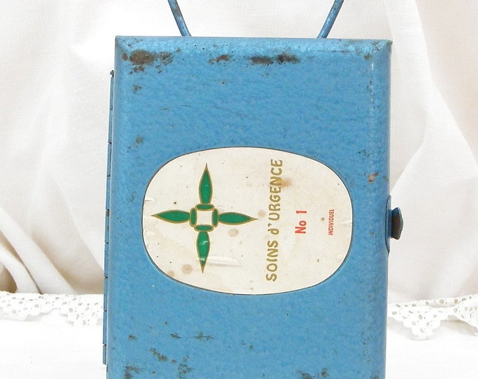 Vintage French Metal First Aid Blue Tin Mid Century / French Decor / Retro Home Interior Brocante / Industrial / Hipster / Medical / Nursing Vintage French Metal First Aid Blue Tin Mid Century / French Decor / Retro Home Interior Brocante / Industrial / Hipster / Medical / Nursing
