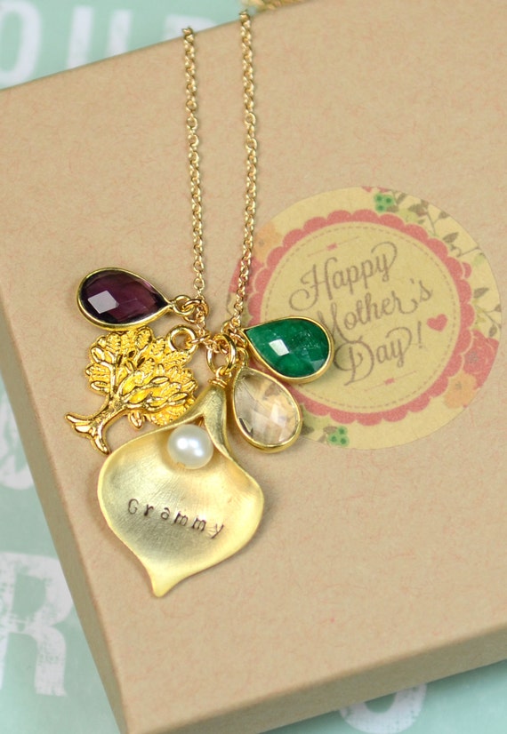 Personalized Grandmother necklace. Calla by DianaDpersonalized