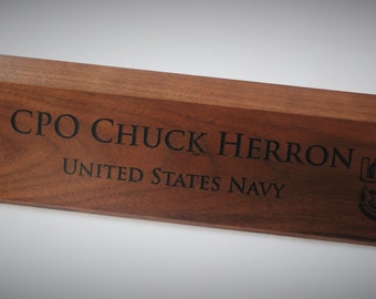 wooden desk plates name