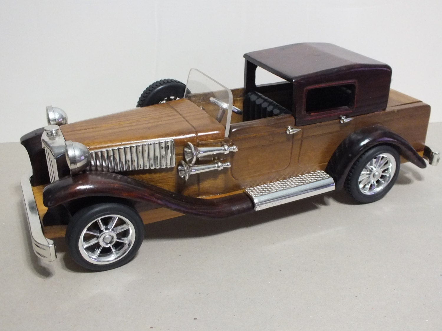 Old model replica vintage car custom large wooden collectible