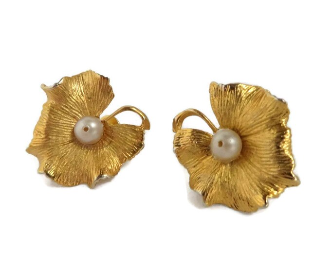 Coro Gold Tone Flower Pearl Earrings, Vintage Floral Screw Back Earrings