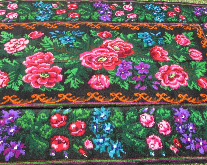 Bessarabian Kilim. Vintage Moldovan Kilim, Handmade 50-60 years old, Ethnic home decor. Floral Rugs .Eco-Friendly. Rose kilim. Area rug.