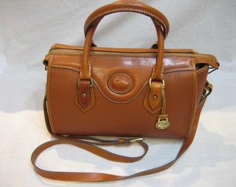 Vintage Dooney & Bourke British Tan AWL Pebble Leather Crossbody Handbag