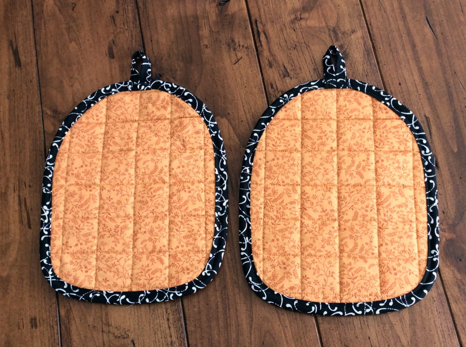 Quilted Pot Holders Hot Pads Oven Mitts with by DarBieStitches