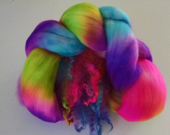 Batt - Art Batt - Roving - Spinning - Fiber - Locks - Hand Dyed - Felting Fiber - Spinnin Fiber - Merino Top - Cindy Lou Whos Christmas Tree