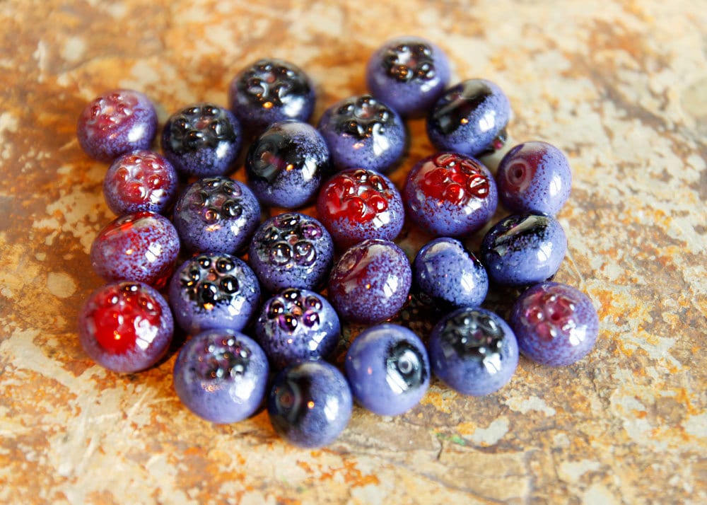 Blueberry Set of 5 Glass Beads. Blueberry Glass Sculpture.