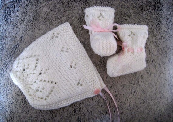 Little Angel Bonnet & Booties Set - Knitting Pattern ...