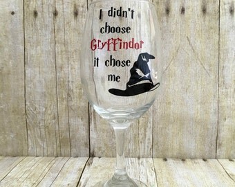 Harry Potter Gift, Harry Potter House Wine Glasses, Gryffindor Wine Glass, Hufflepuff Wine Glass, Ravenclaw Wine Glass, Slytherin Wine Glass