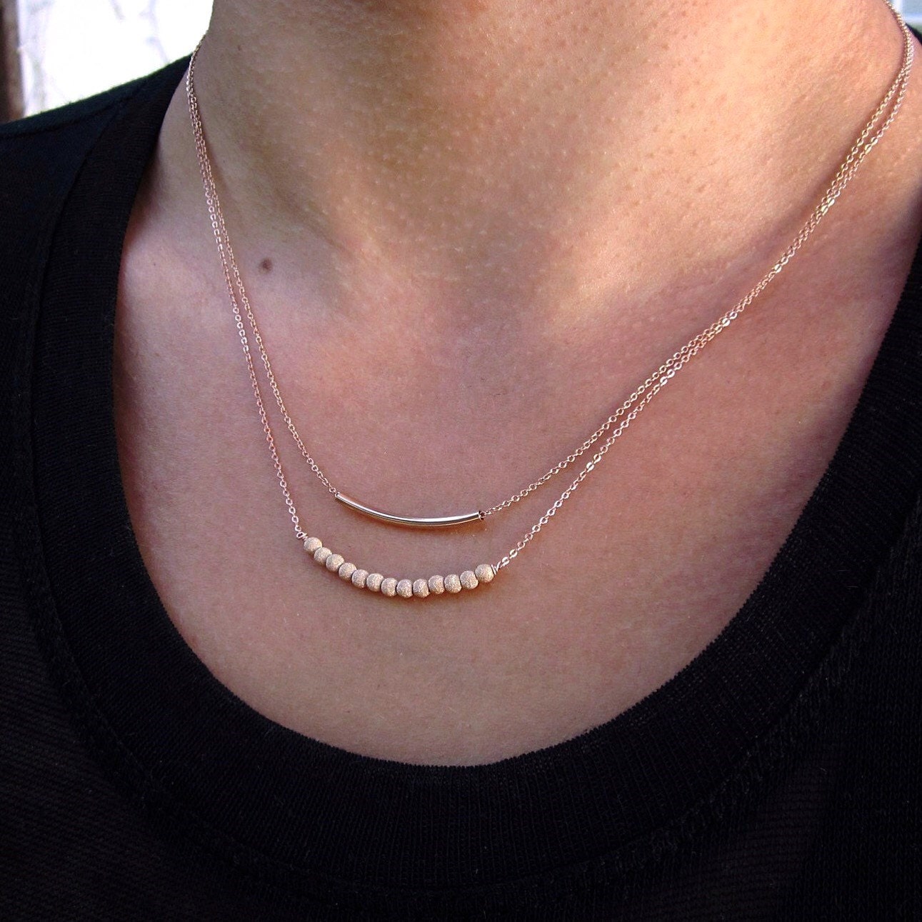 rose gold curved bar necklace        <h3 class=