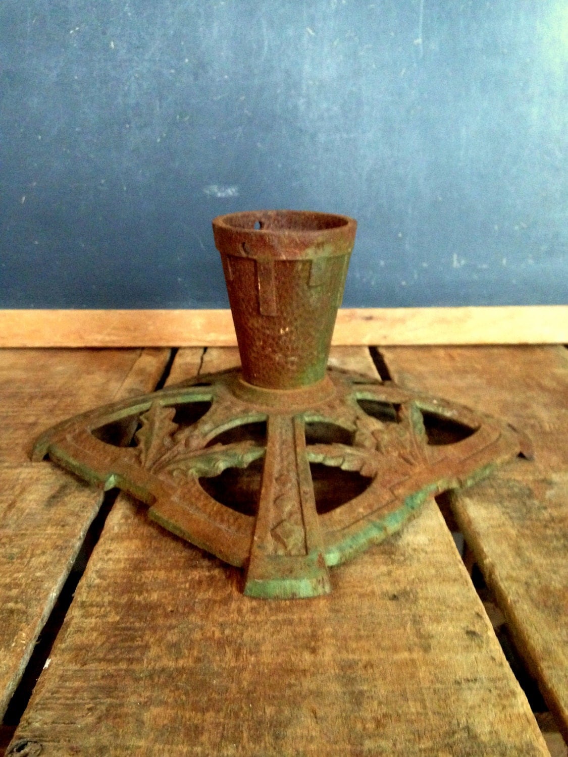 Antique Tree Stand Cast Iron Christmas Tree Stand with Holly