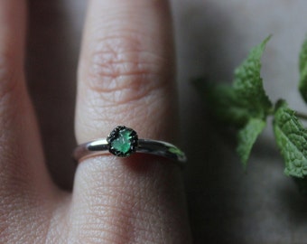 Raw Emerald ring silver raw stone ring dainty ring gypsy rings druzy ring raw crystal ring natural Emerald ring healing crystal and stone