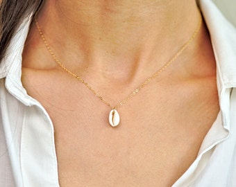 Cowrie Shell Necklace, Tiny Shell Necklace, Real Seashell Necklace, Real Shell, Tahiti Necklace, Cowrie Shell Jewelry, Seashell Jewelry