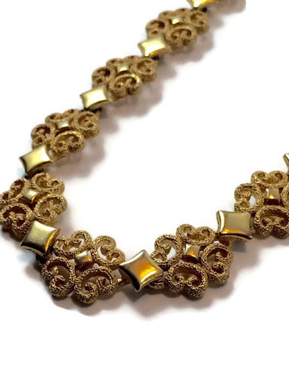 Vintage Avon Necklace Gold Tone Chain