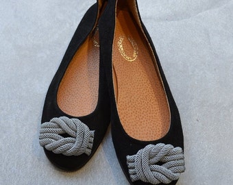 Decorated flat shoes / Artistic shoes / Suede ballet flats / Womens shoes / black flat shoes / gray shoes / black suede shoes.