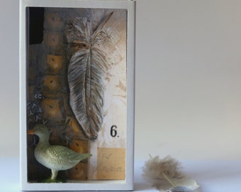 Art box:diorama, shadow box peinture pièce unique dans une boîte d'allumette.Petit canard.