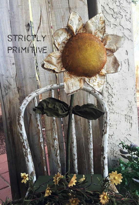 Primitive Daisy sunflower primitive by StrictlyPrimitive