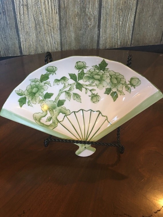 Items similar to Vintage Fan Plate on Etsy