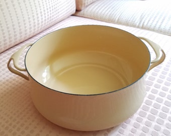 Dansk Kobenstyle France Tan pot Beige Casserole enamel mid century Dutch Oven Jens Quistgaard IHQ France looks brand new 3 quart