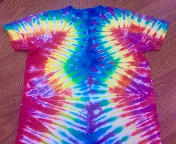 High Quality Wave Design Tie Dye by MindfulFeather on Etsy