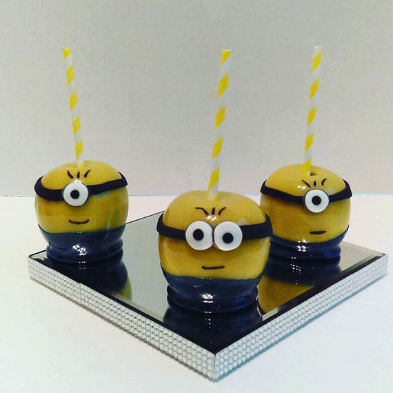 12 Minion Themed Candy Apples
