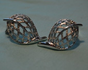 Sarah Coventry Silver Leaf Cilp-on Earrings